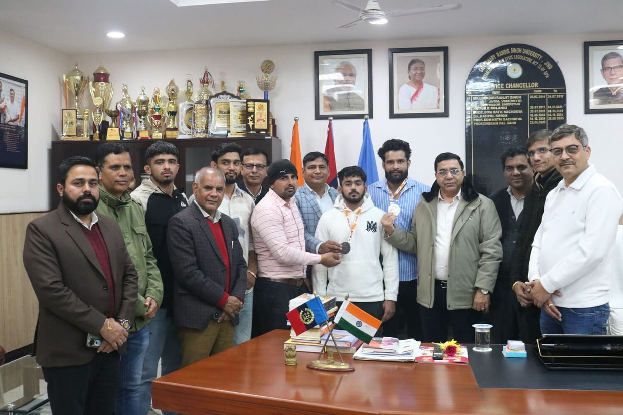 CRSU players won medals in the wrestling competition.
