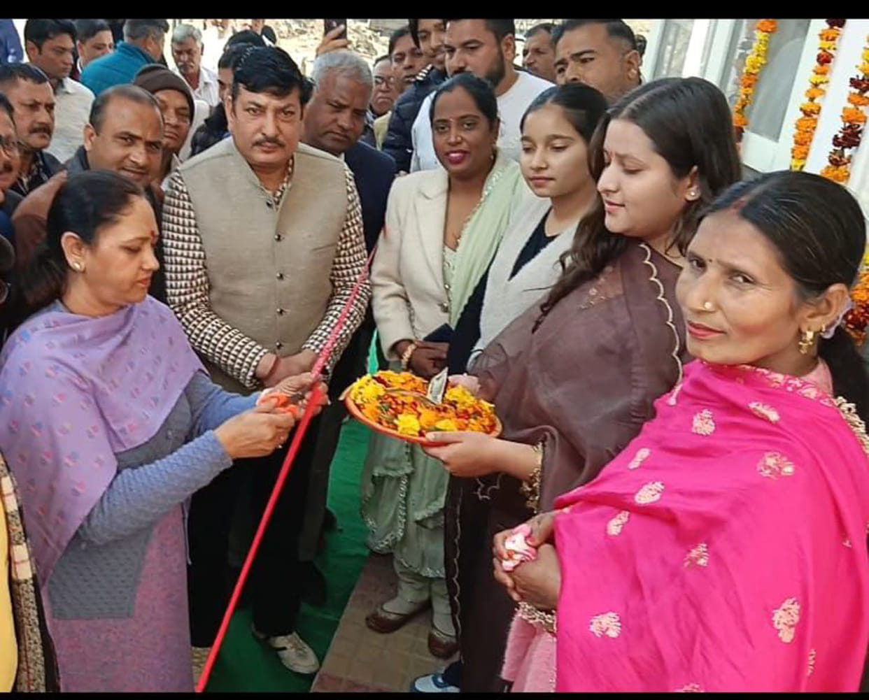 Inaugurated Atal Kisan Shramik Canteen and laid the foundation stone of groundwater recharge pond in the new grain market.