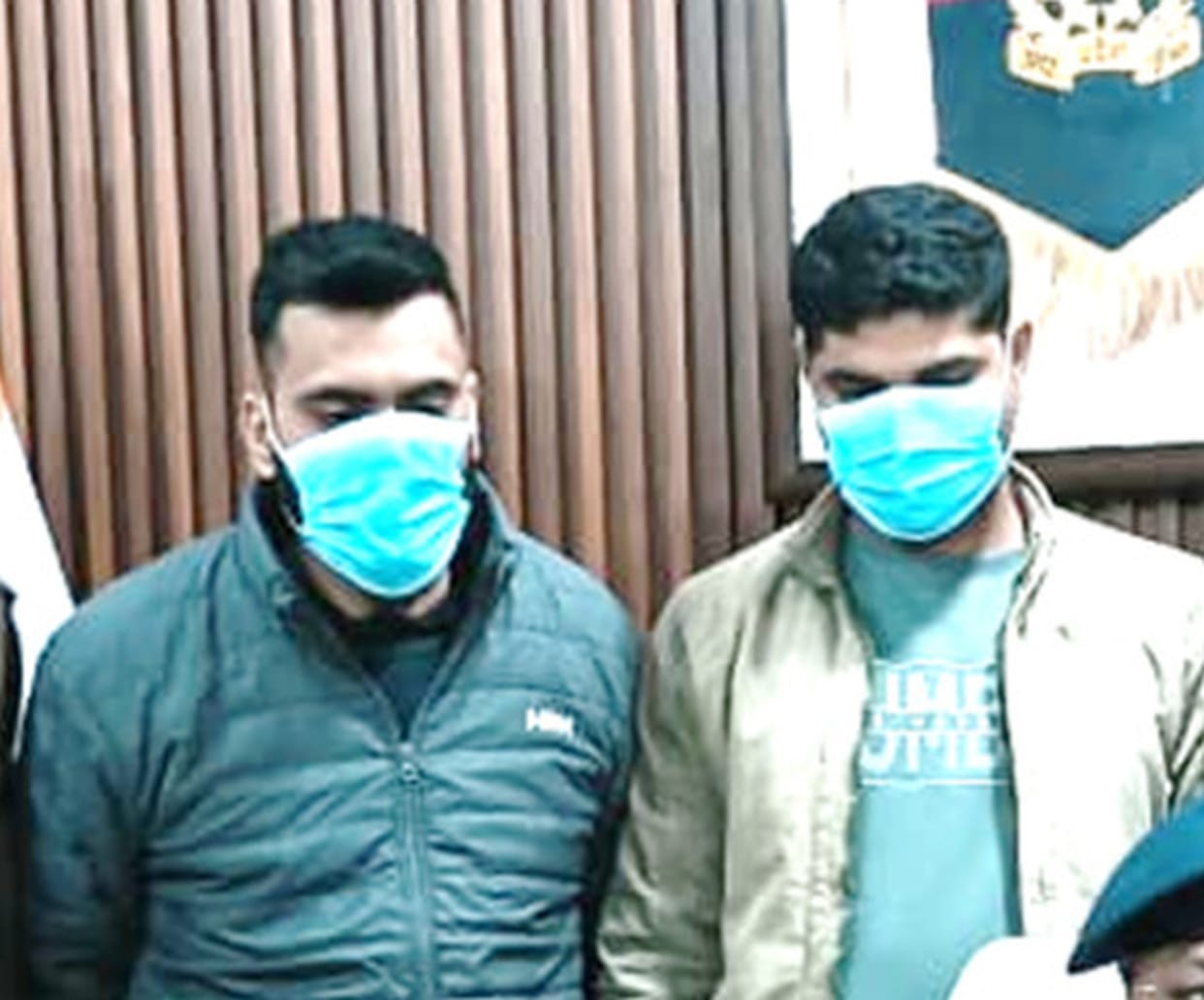 Two arrested in a fraud of 2.5 lakh by giving a fake shop license