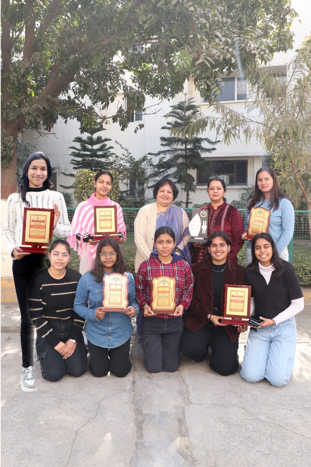 Dr. Pooja Gulati received the Best Teacher Counselor Award for the third consecutive time.
