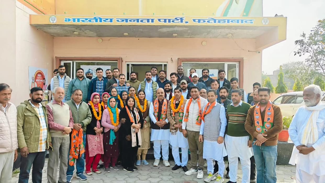 The no-confidence motion broke political trust... Jyoti's chair was vacated, now Anu Sarbata hopes to become the chairperson of Bhattukalan Panchayat Committee.