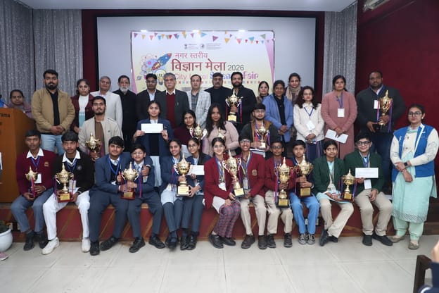 Deepanshu and Anshika of DAV School stood first.