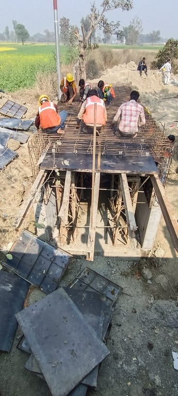 Khalilabad-Bansi railway line: Overbridge to be built on the highway, construction of service lane begins