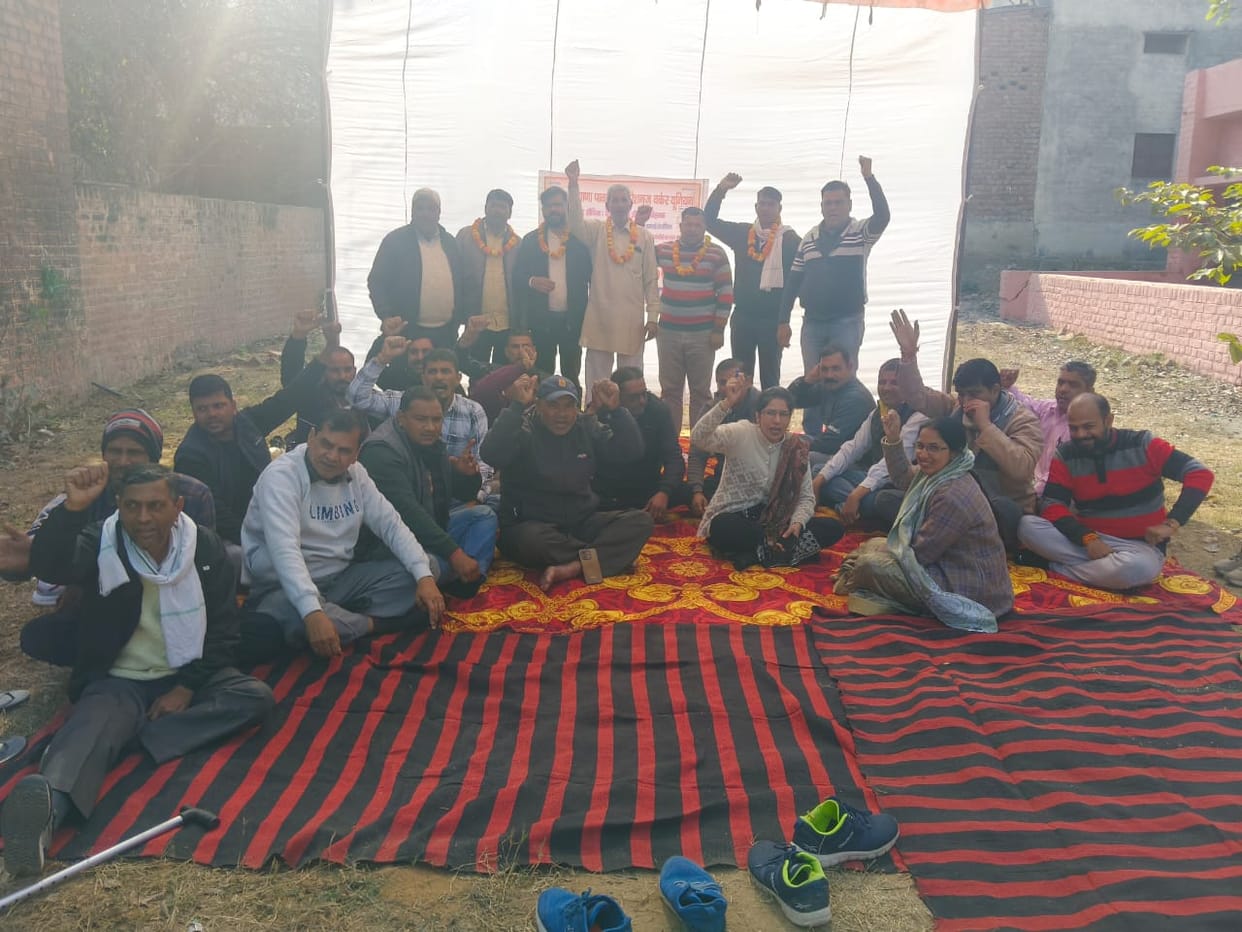 Electricity employees staged a symbolic hunger strike demanding regularisation.