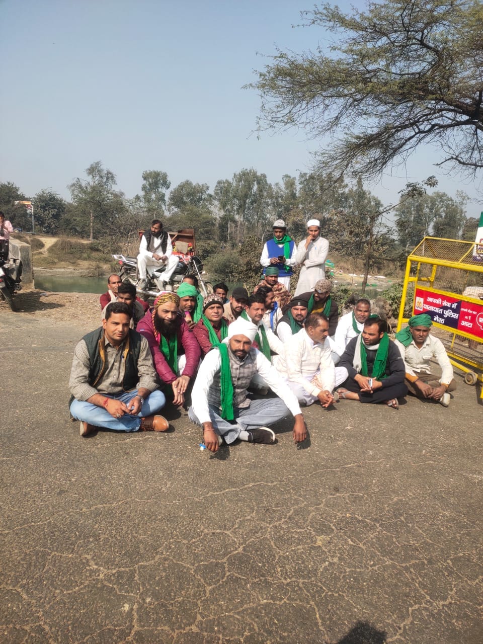 BKU Kisan Sabha protest on stopping of padyatra, submitted memorandum
