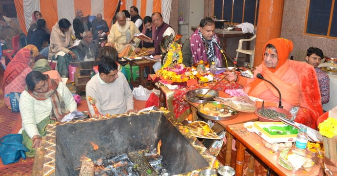 Havan removes Vastu defects: Muktananda Maharaj