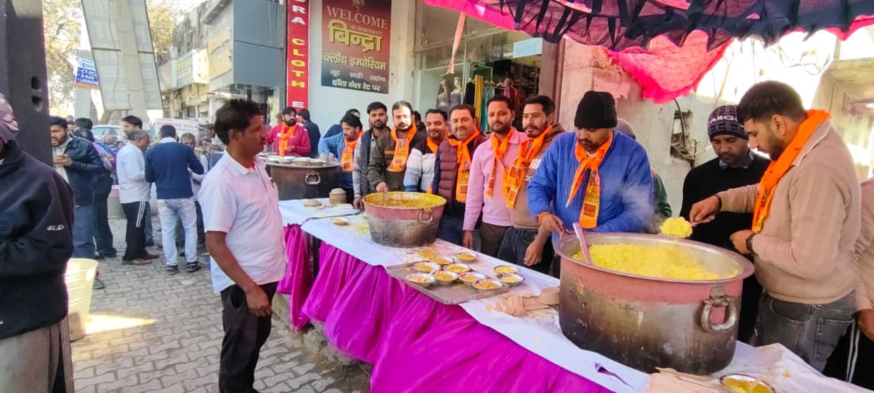 The devotees partook of the food served at the community feast