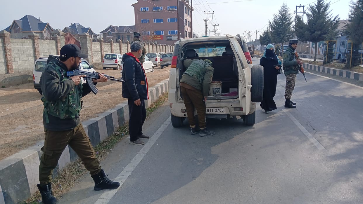 Srinagar, Highway, Search, Checking of Vehicles