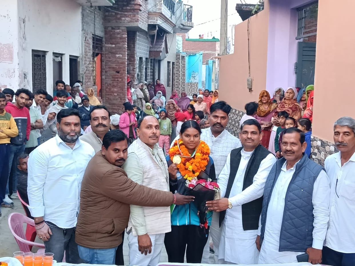Honored Rashi Prajapati who returned after winning the medal