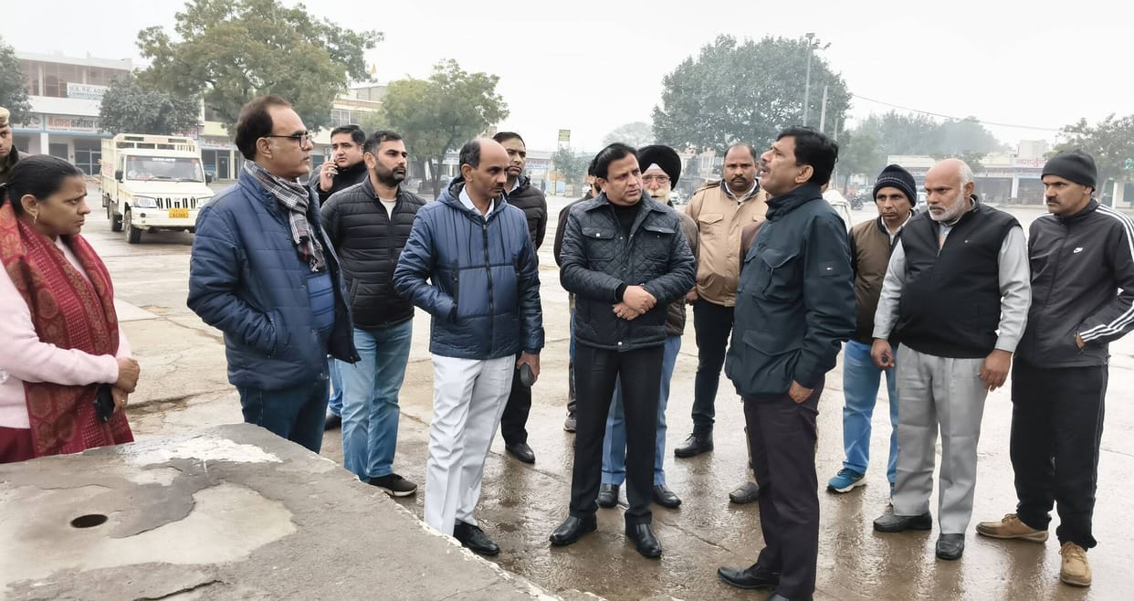Due to the rain, the Republic Day ceremony will be held at the grain market.