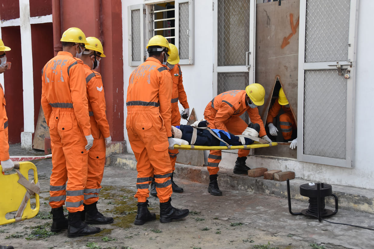 The children trapped in the school building were safely rescued.