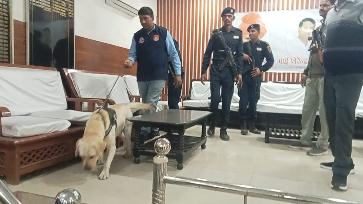 Bhiwani district court receives bomb threat, security increased.