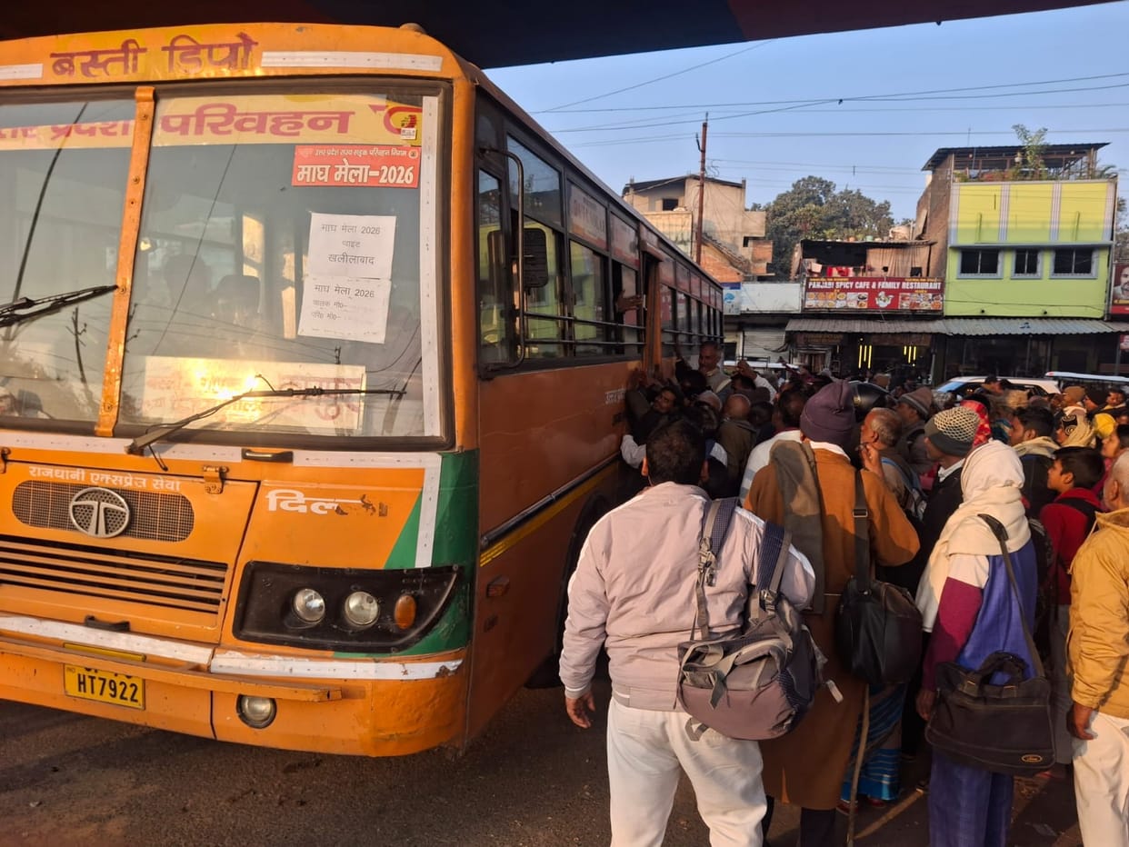 Buses carrying devotees left for Prayagraj