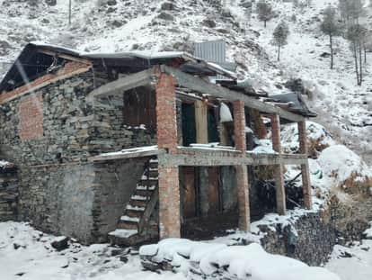 Storm caused panic throughout the night, roofs of 12 houses were blown away