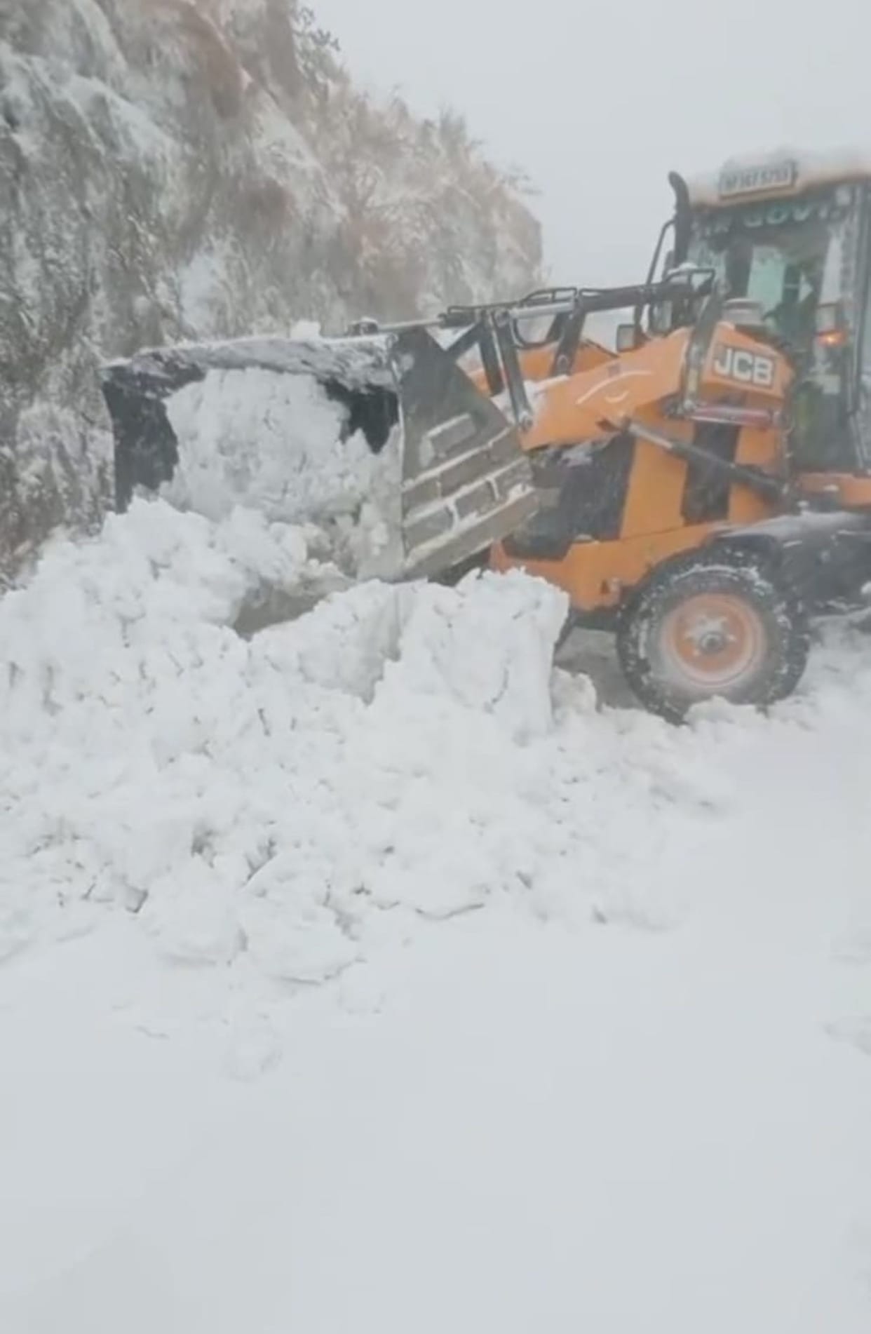 Relief followed by disaster, traffic halted on 105 roads, power supply disrupted in 1,500 villages