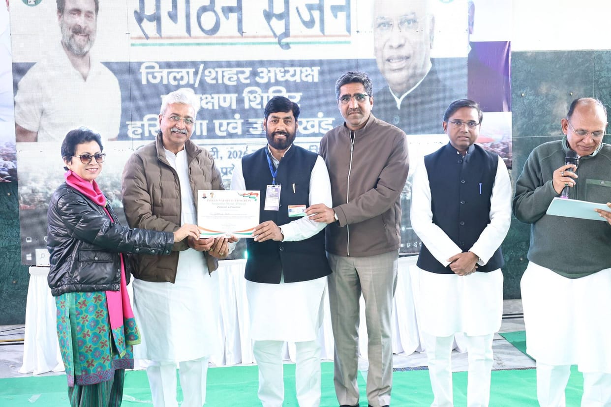Rao Narendra presented the district president with a certificate of recognition and appreciation.