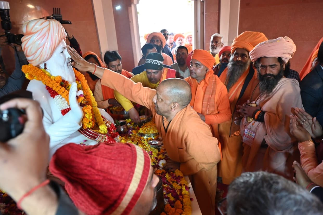 Baba Nagnath Dham has been a center of faith since the Mughal period.