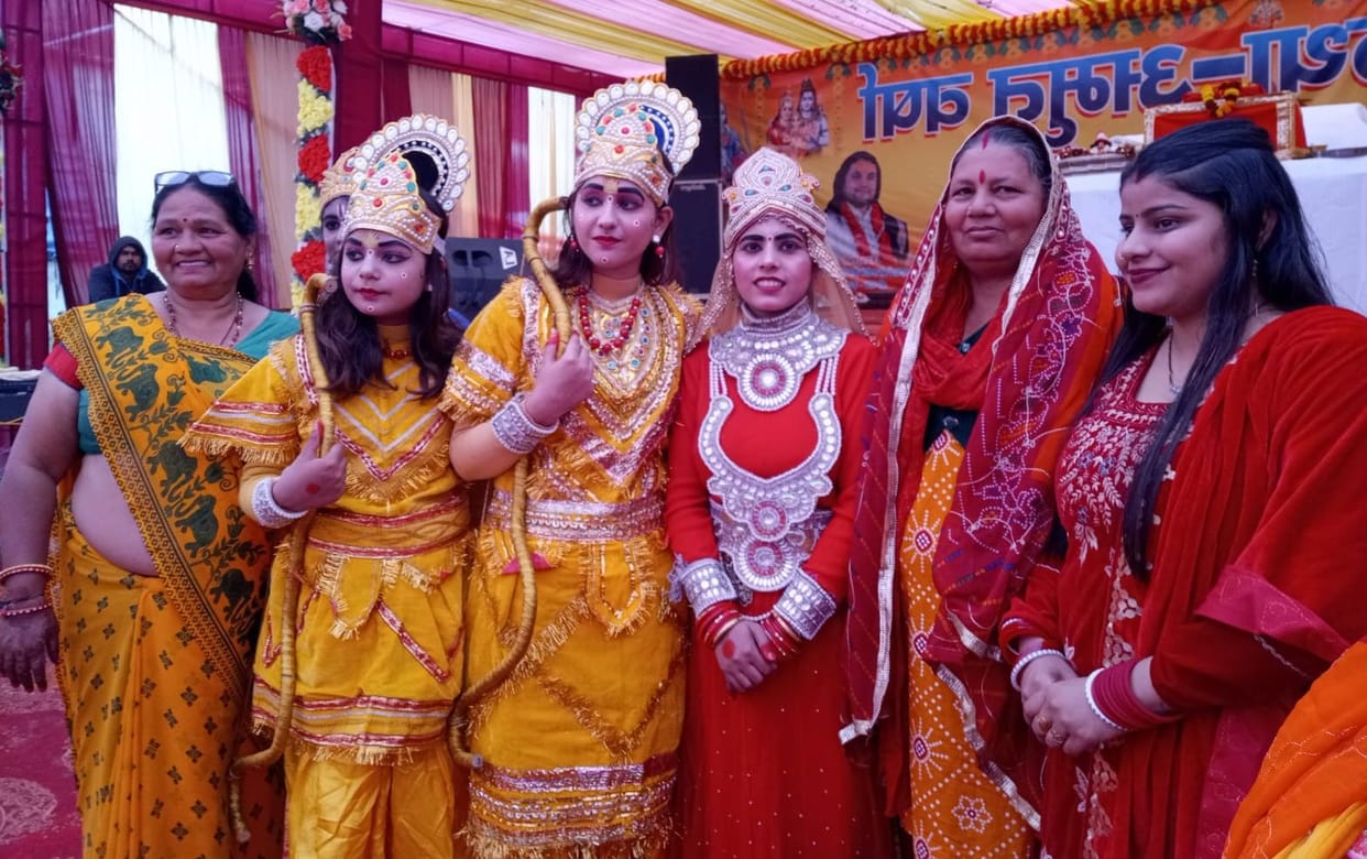 The grand nine-day musical Shri Ram Katha event has begun in Gudha.