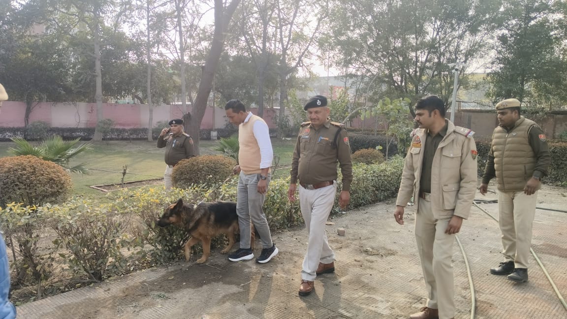 Vigilance... District Secretariat and Court premises searched