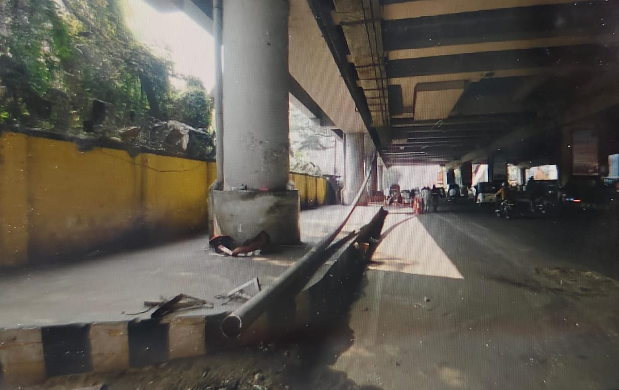 Drainage pipe breaks at Indiranagar Metro station