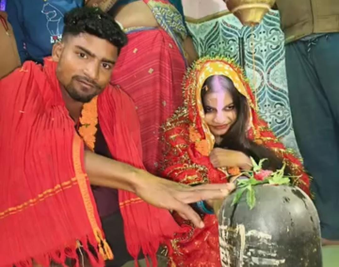 After death of aunt niece was married in temple and then her last rites were performed in vaishali Bihar