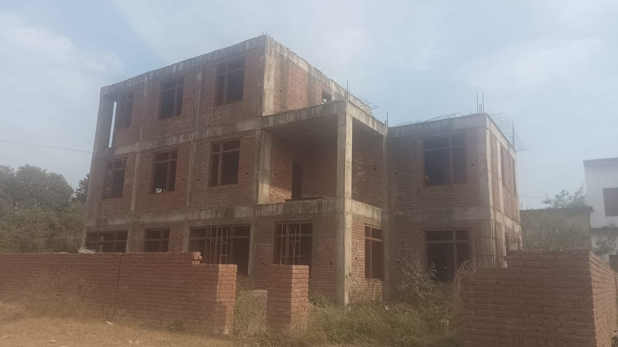 Sub-Tehsil of 135 villages, Simta office in two rooms
