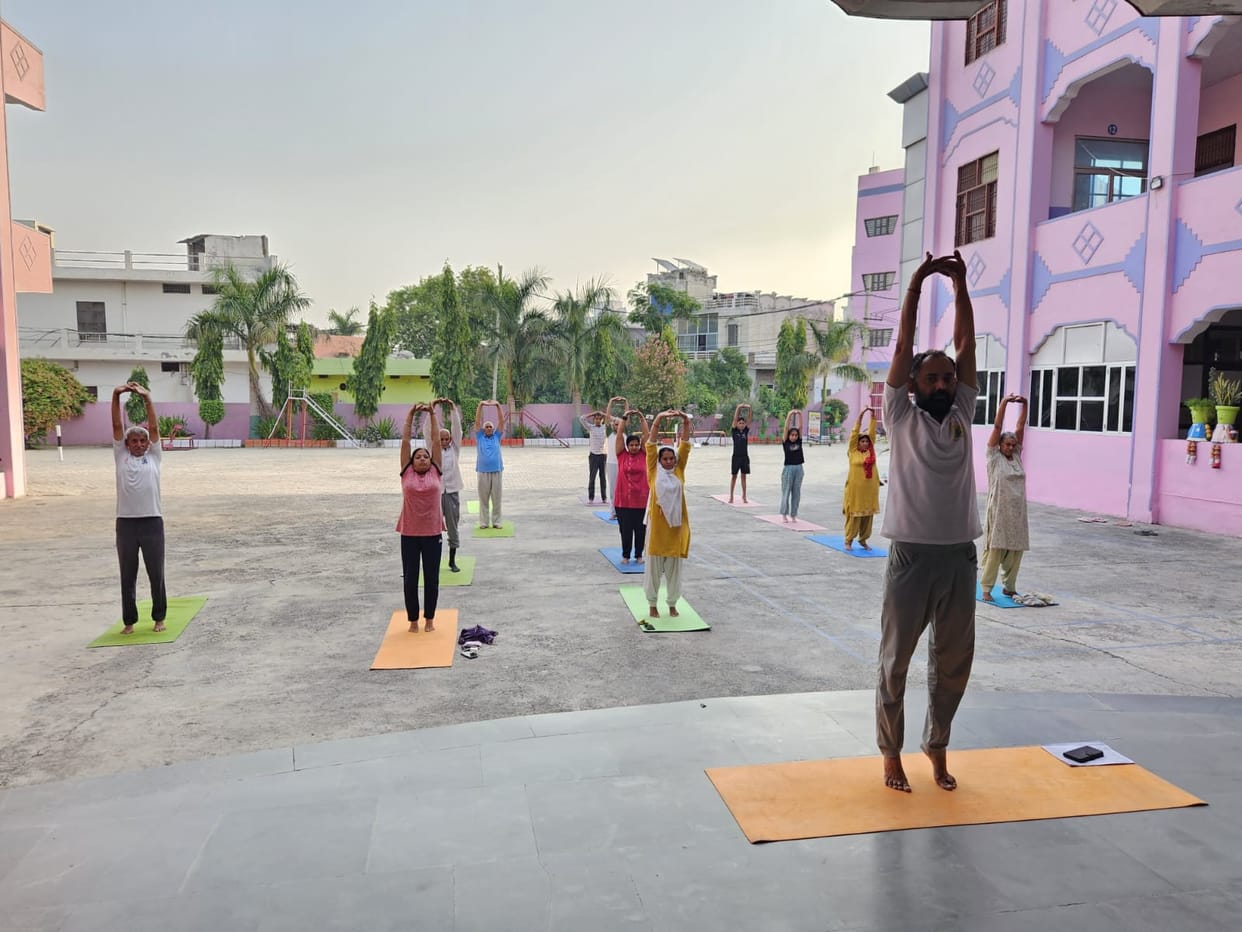 Vikas became a yoga practitioner after defeating depression, Mahagram Secretary has been promoting a healthy lifestyle for 16 years