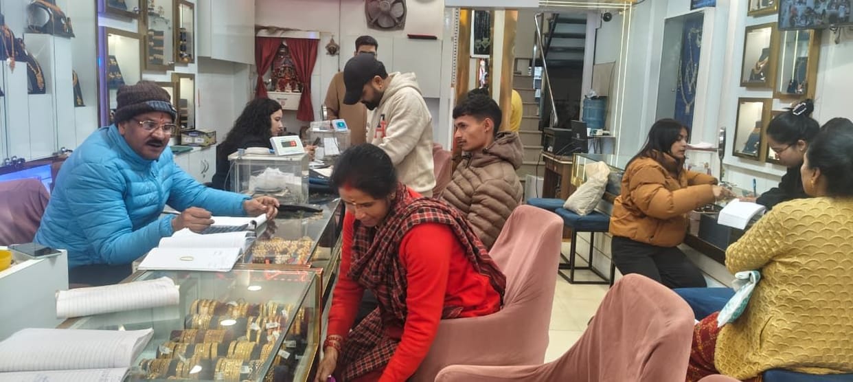 Jewellery business falls as gold and silver become more expensive