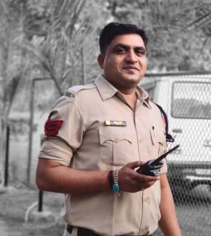 Police take action against bribery head constable suspended for demanding a bribe of fifty thousand rupees in