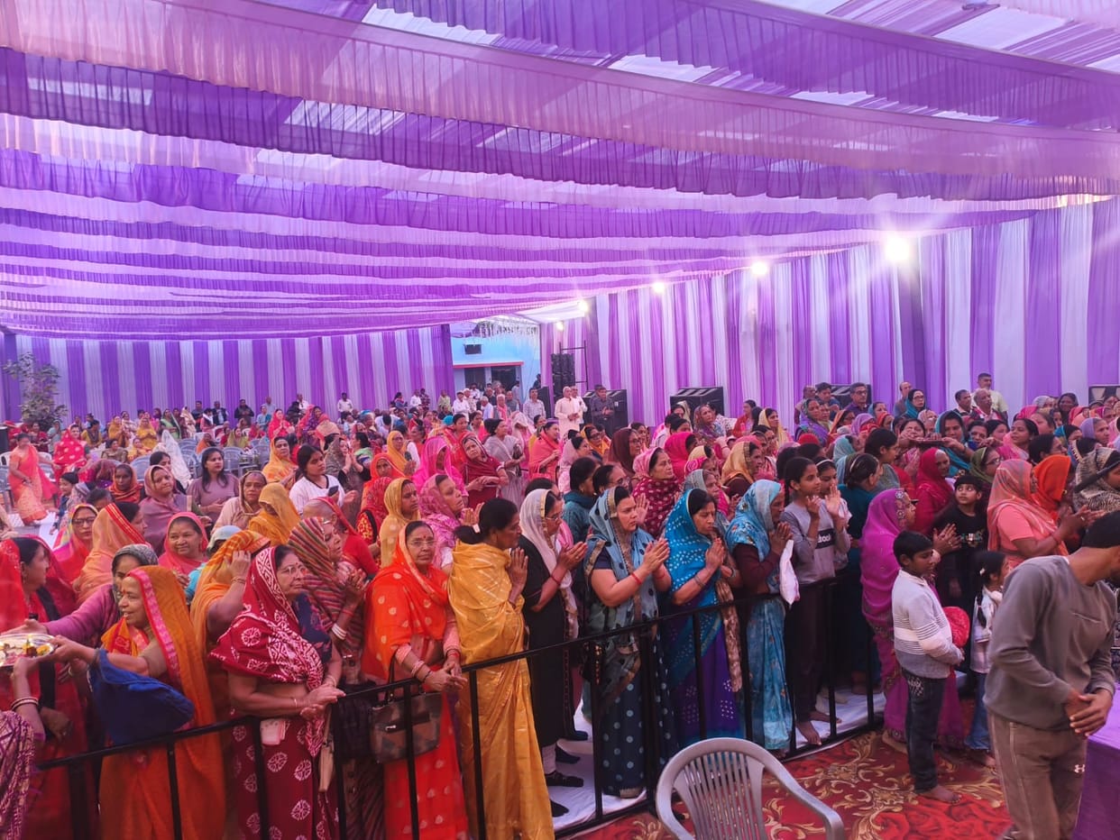 On the fourth day of the Ram Katha event in Abu Road narrator urged people to follow truth and Sanatana Dharma