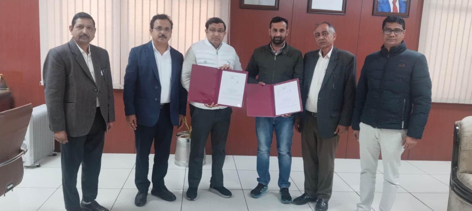 सिरसा में सीडीएलयू पूजा वेस्ट मैनेजमेंट प्राइवेट लिमिटेड, रोहतक व सीडीएलयू के बीच एमओयू साइन कर