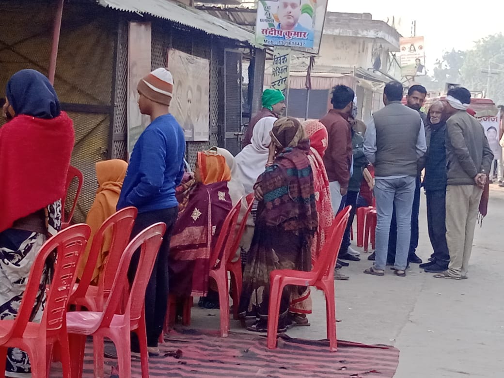 After an argument with his wife, a fruit vendor committed suicide by hanging himself.