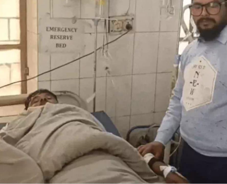 आकाशीय बिजली गिरने से घायल अस्पताल में भर्ती