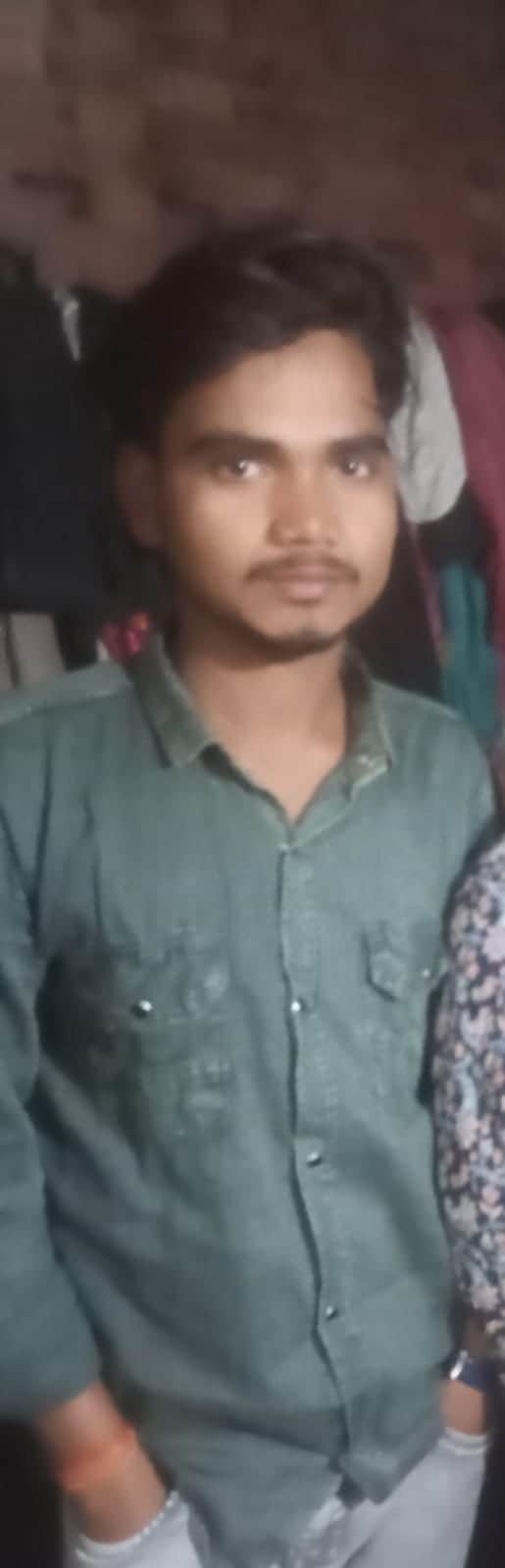 उतरांव थाना क्षेत्र के मदारीपुर गांव का मृतक प्रेमी युवक नागेंद्र कुमार की फाइल फोटो