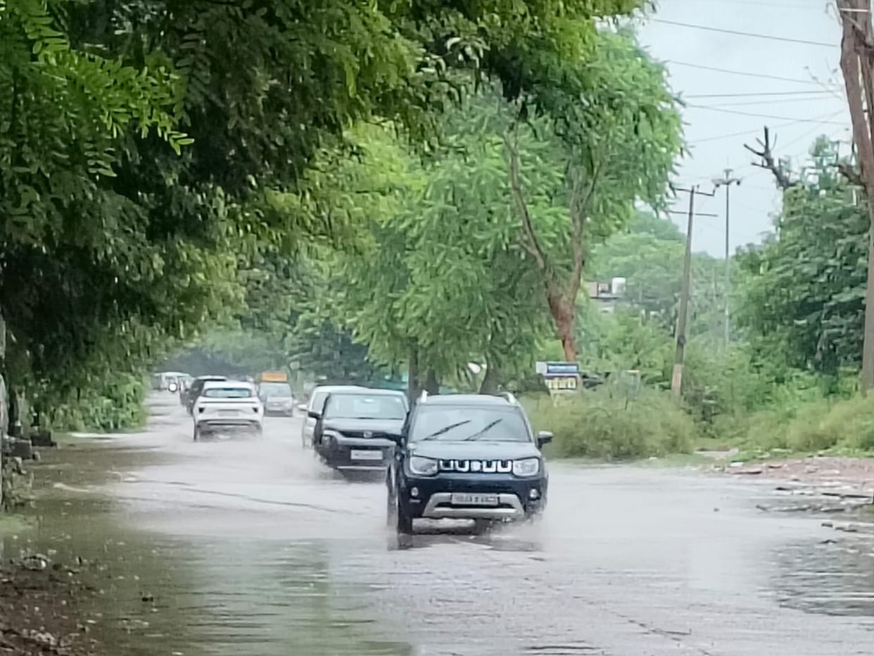 Intermittent rain, temperature drop to 5.5 degrees Celsius, increased cold