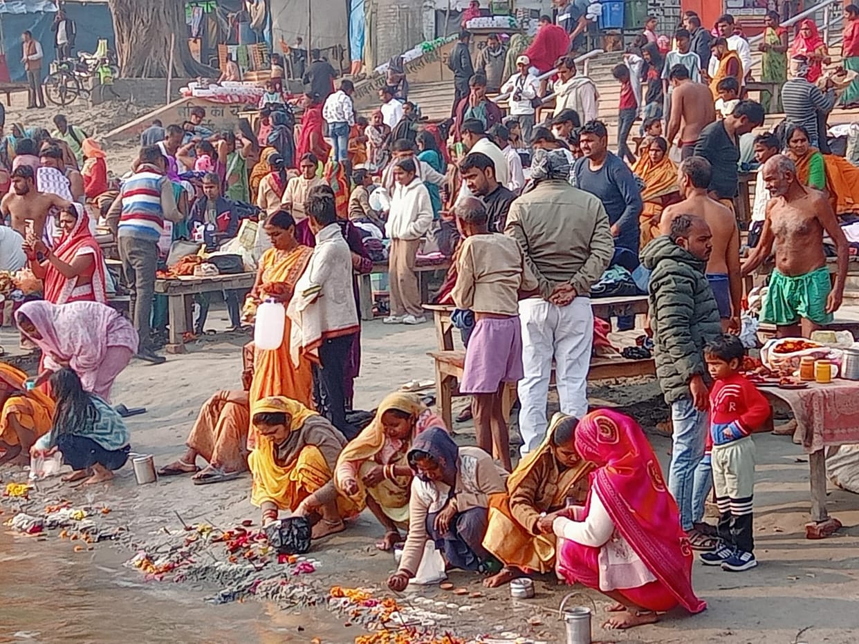 A wave of faith surged on the Ganga Ghats of Kada on Basant Panchami.