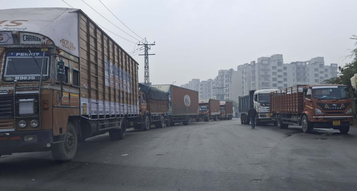Heavy vehicle ban in Delhi on Republic Day led to a queue of trucks in Bahadurgarh.