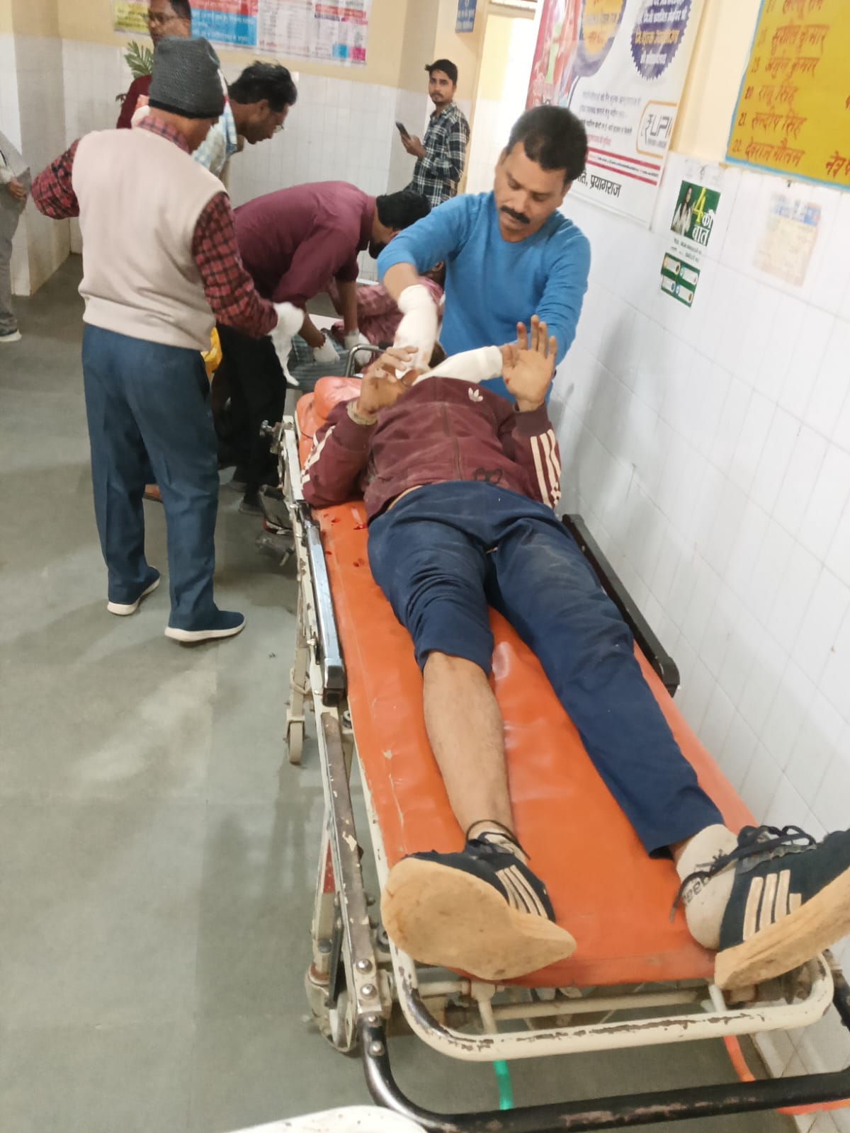 The paternal side of the family going for immersion of ashes, 17 injured