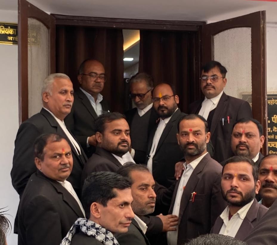 If the cases filed against the lawyers are not withdrawn, there will be agitation