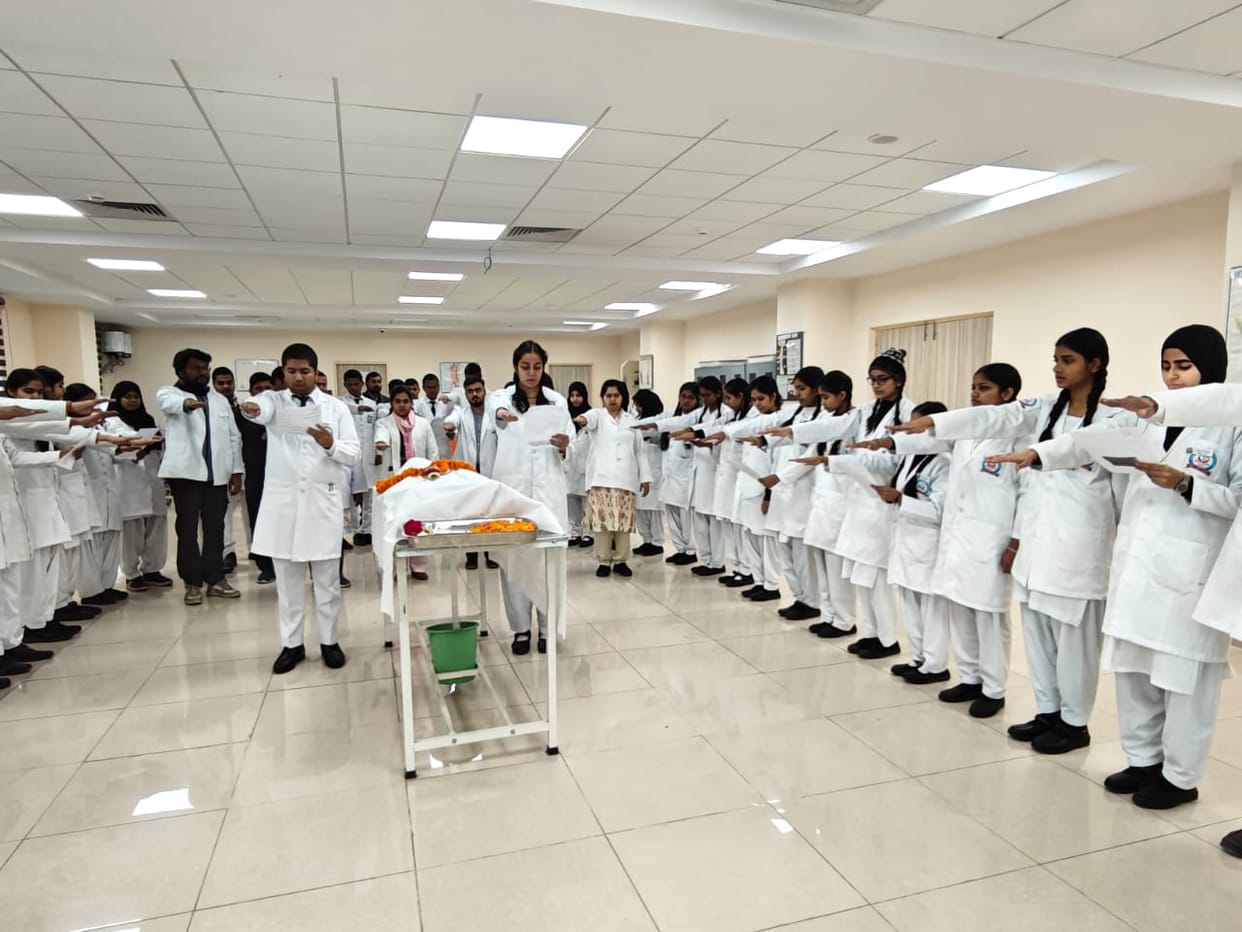 Medical students take the Cadaveric Oath