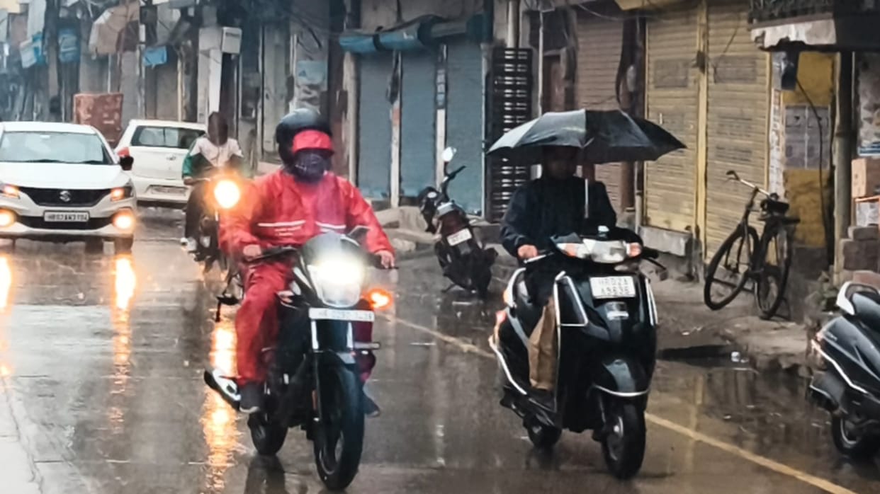 The power supply was interrupted for eight hours due to rain and strong winds