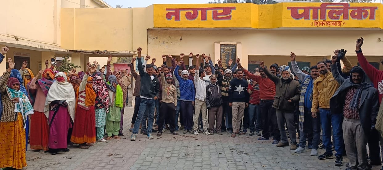 Contract sanitation workers started a strike and raised slogans in the municipal premises.