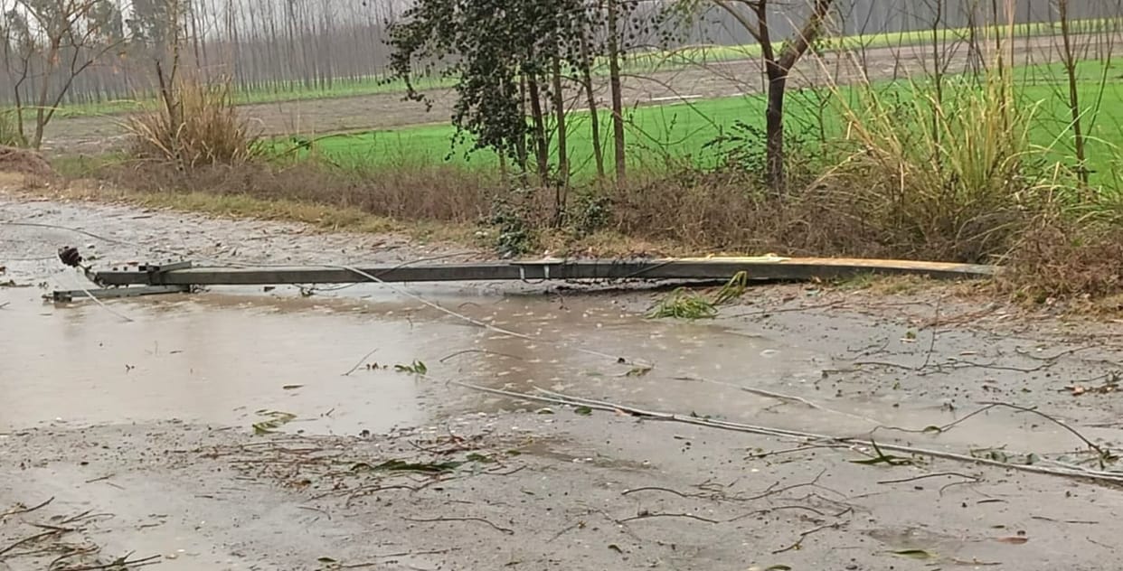The power supply has been disrupted due to the rain, causing problems for people from the city to the countryside.