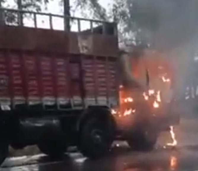 A massive fire broke out in a canter going from Shahabad to Mulana