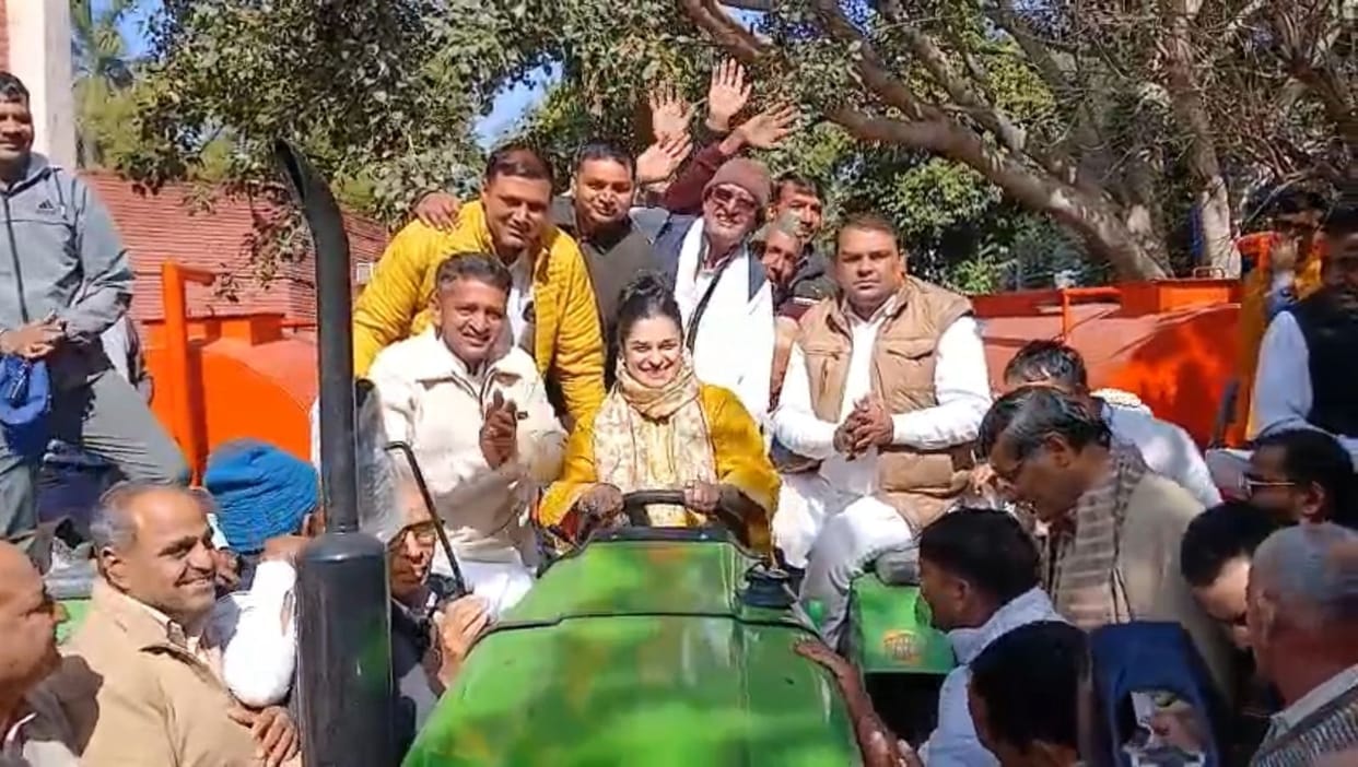 42 villages received tractor-trolleys and water tankers from the mining fund, with the minister himself driving the tractor.