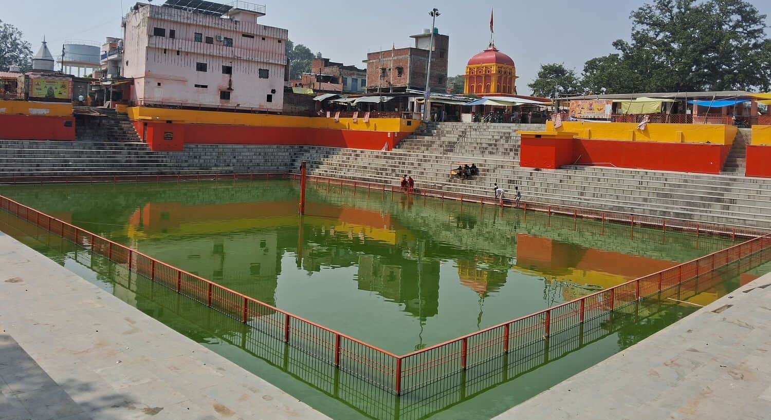 विजेथुआ महावीरन धाम का मकरी कुंड। 