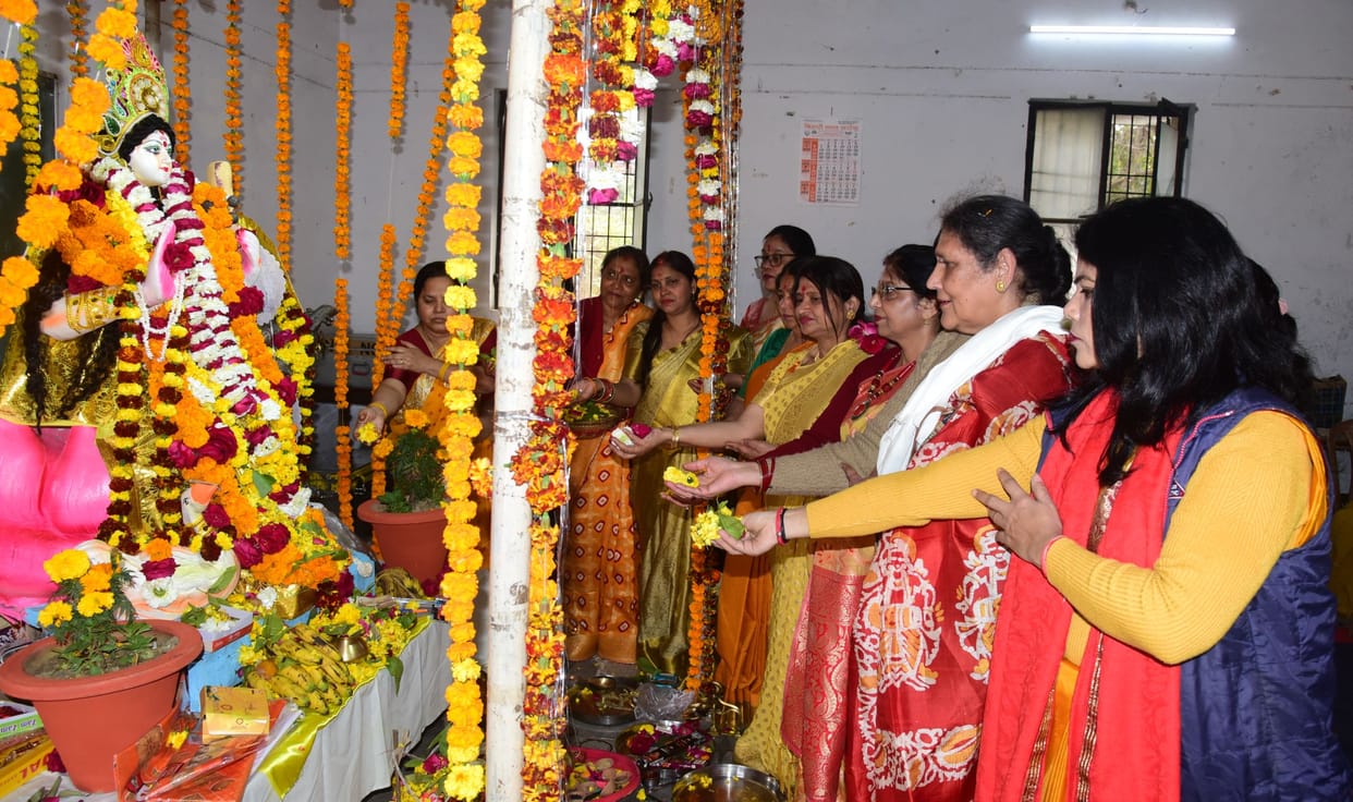 The voice of Mother Saraswati echoed on the veena of spring.
