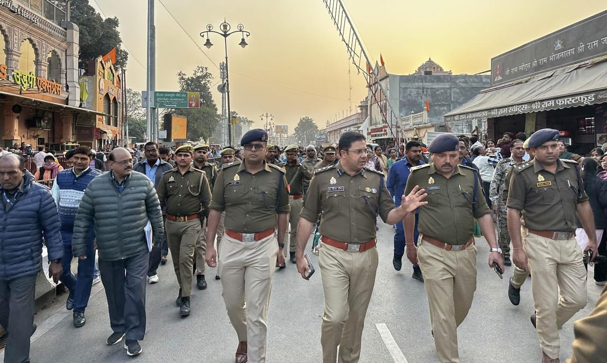 Hello... Bombs have been placed in Ram Temple and Prayagraj, there could be a blast