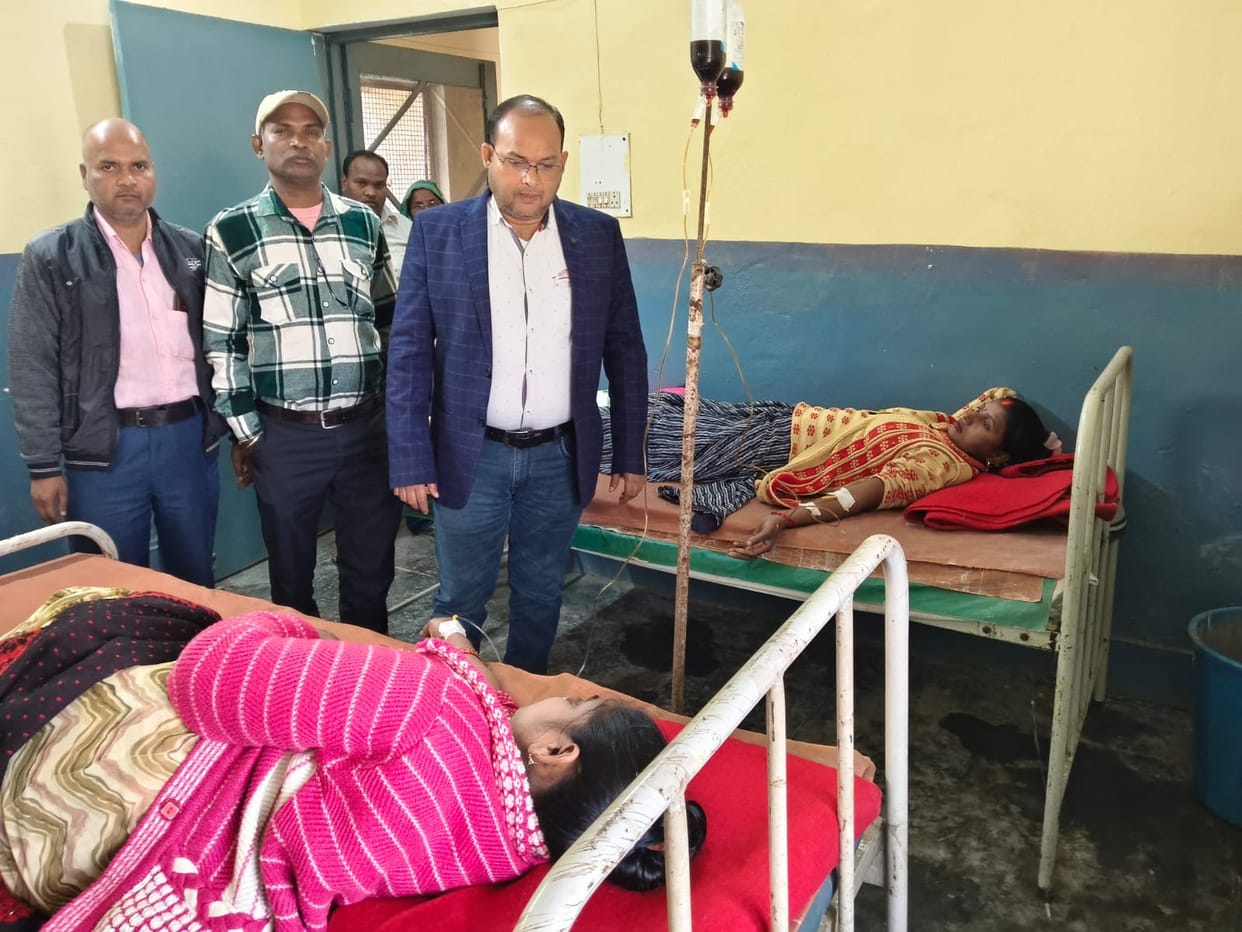 There was a crowd of patients suffering from skin diseases and cold and fever