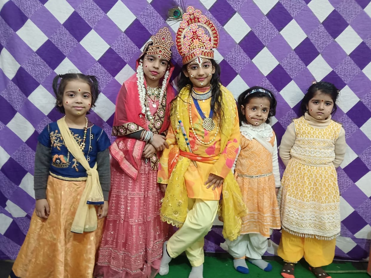 The listeners were deeply moved upon hearing the dialogue of RuThe listeners were deeply moved upon hearing the dialogue of Rukmini's marriage.kmini's marriage.